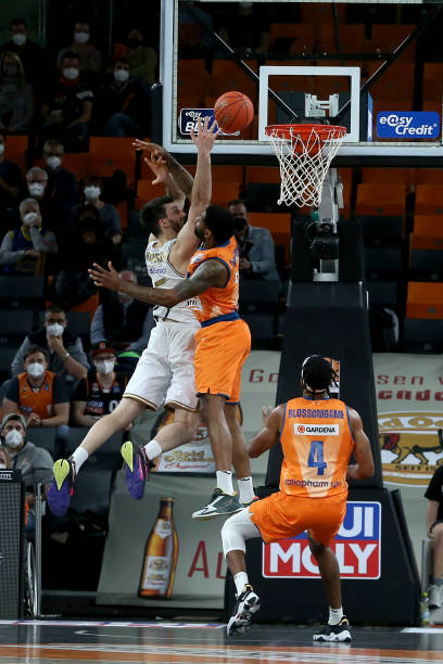 实际行动诠 实际行动诠