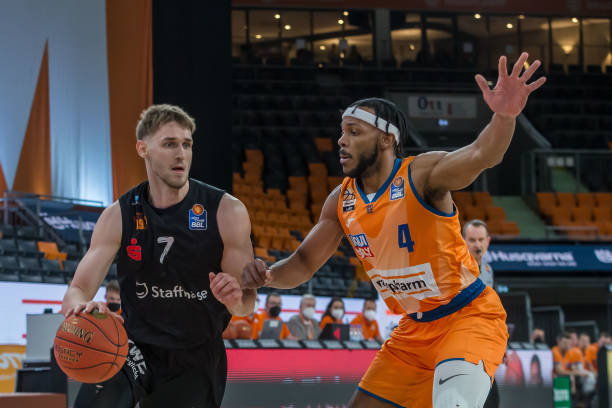 选手村深谙 选手村深谙